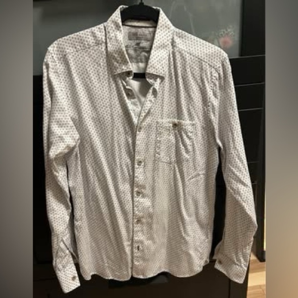 Men’s Patterned Ted Baker Dress Shirt / Button Up (Size M)